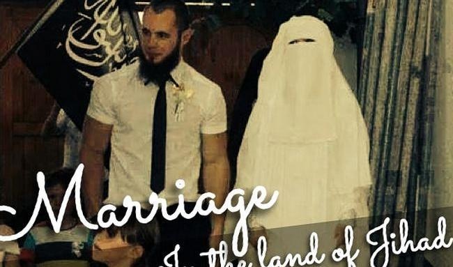 Shams tổ chức đám cưới đơn giản với người chồng là phiến quân Hồi giáo. Ảnh: news.com.au