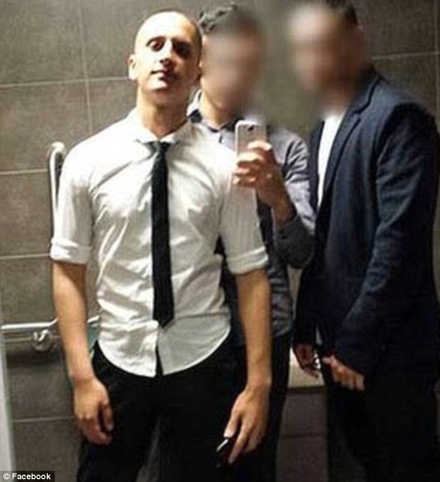 Numan Haider bị bắn chết vì bất ngờ dùng dao tấn công cảnh sát. Ảnh: Facebook