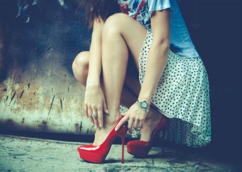 Vay ngan ngay cang pho bien o dat nuoc bi an nhat hanh tinh hinh anh