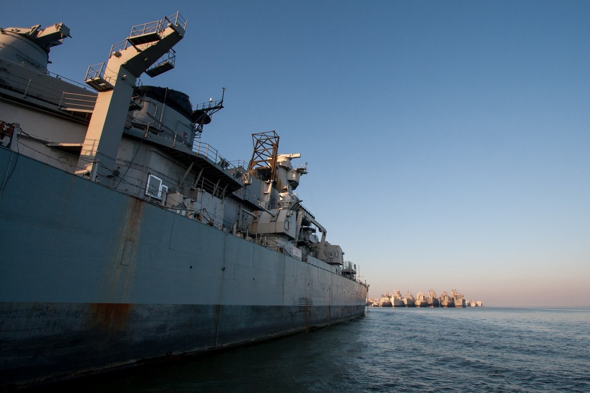 Khoảng 20 tấn bari, đồng, chì và kẽm từ các tàu thải xuống vịnh Suisan đã ảnh hưởng nghiêm trọng tới môi trường xung quanh.