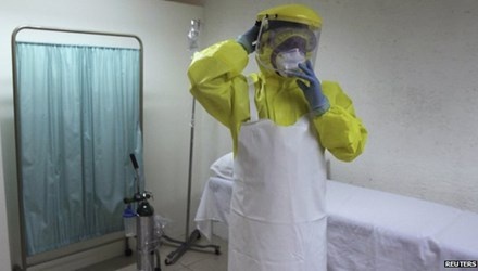 Nhan vien Lien Hop Quoc nhiem Ebola tu vong tai Duc hinh anh