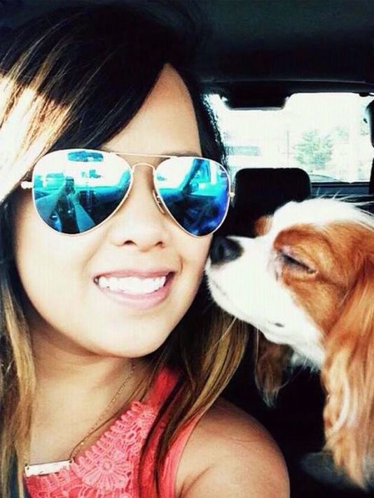 Nina Pham bên cún cưng. Ảnh: USA Today