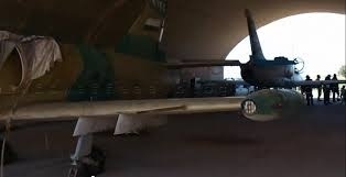 Hệ thống vũ khí chính của L-39ZA gồm một pháo hai nòng GSh-23 23 mm và có thể mang theo một số loại bom hay rocket ở hai bên cánh. Ngoài ra, có nhiều khả năng IS còn có thể trang bị cho 3 chiếc L-39 thêm các tên lửa không đối không AIM-9 Sidewinder chúng tịch thu được từ tay Quân đội Iraq. 