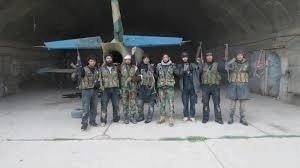 Thông tin trên xuất hiện, khi một nhóm chiến binh người Sunni thân IS đánh chiếm sân bay quân sự Al-Jarrah phía đông thành phố Aleppo, Syria. 