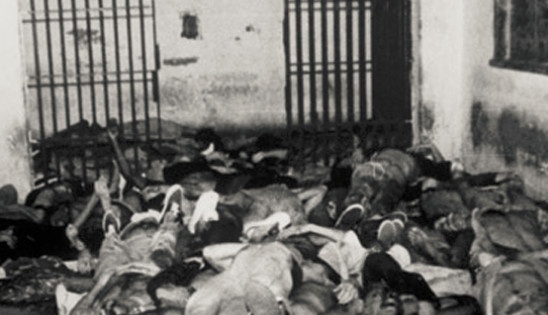 Tổng cộng, cảnh sát đã bắn hơn 500 loạt đạn, giết chết tại chỗ 103 tù nhân, 8 người còn lại chết do bị bạn tù đâm trong cuộc loạn đả trước đó.