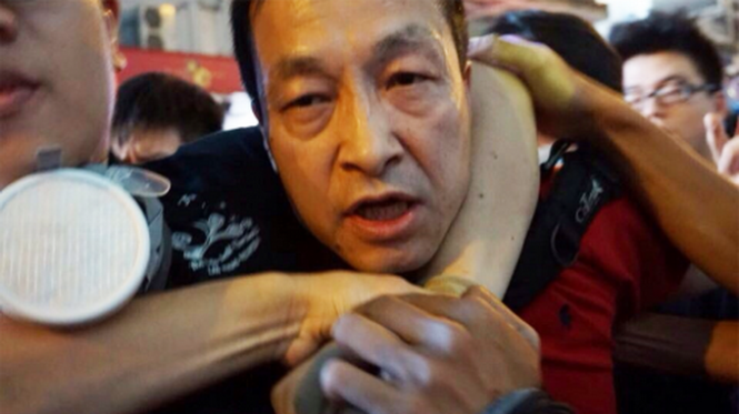 Bom xang xuat hien o khu bieu tinh tai Hong Kong hinh anh