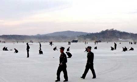 Xem nguoi Trieu Tien tay khong xay san bay quoc te hinh anh