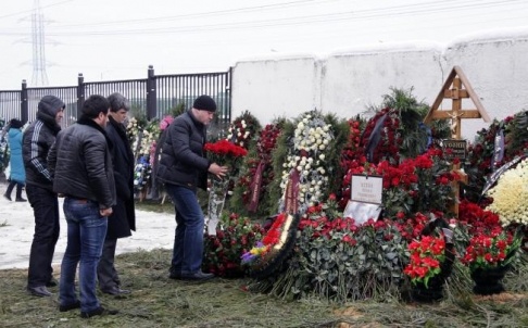 Thuộc hạ của Usoyan dự đám tang ông trùm. Ảnh: AFP