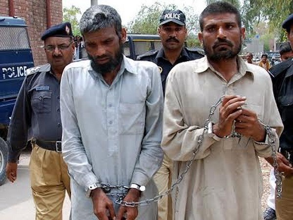 Pakistan cam hoan toan an thit nguoi sau vu quat mo lay xac hinh anh