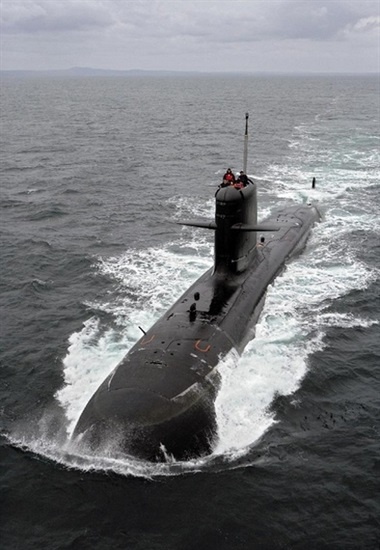 Lực lượng Hải quân Hoàng gia Malaysia cho biết tàu ngầm KD Tun Abdul Razak đã bắn một quả ngư lôi Black Shark vào mục tiêu là một chiếc phà vào hôm 31/10, khiến chiếc phà nổ tung.