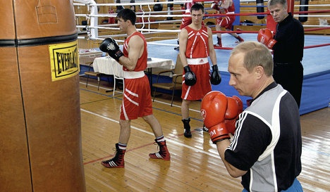 Putin tập quyền anh. Ảnh: RIA Novosti 