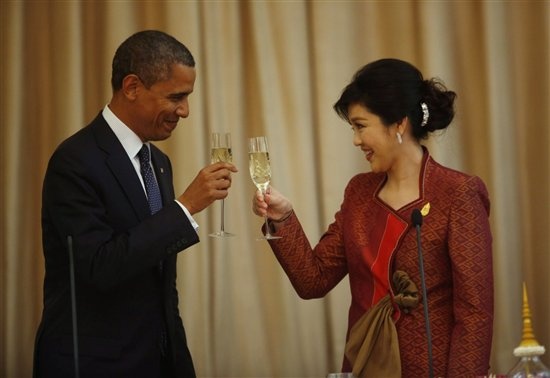 Lam chinh tri qua ao vay hinh anh