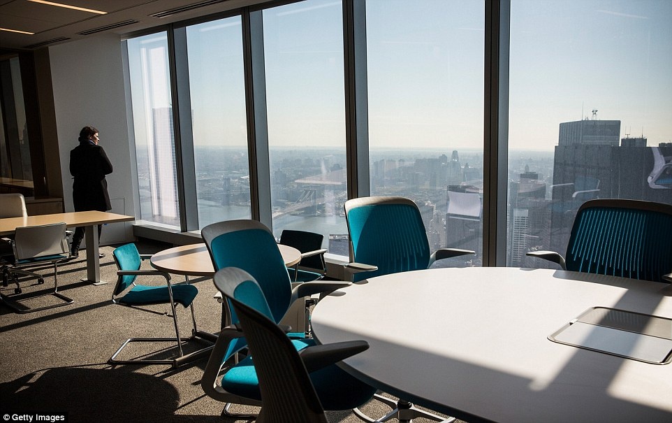 Góc nhìn ra bên ngoài từ một văn phòng trong tòa nhà WTC. Đội ngũ tạp chí thời trang Vogue danh tiếng sẽ chuyển trụ sở tới tầng 25 ở tòa nhà. Ảnh: Getty Images