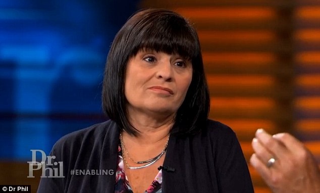 Bà Linda, mẹ của 