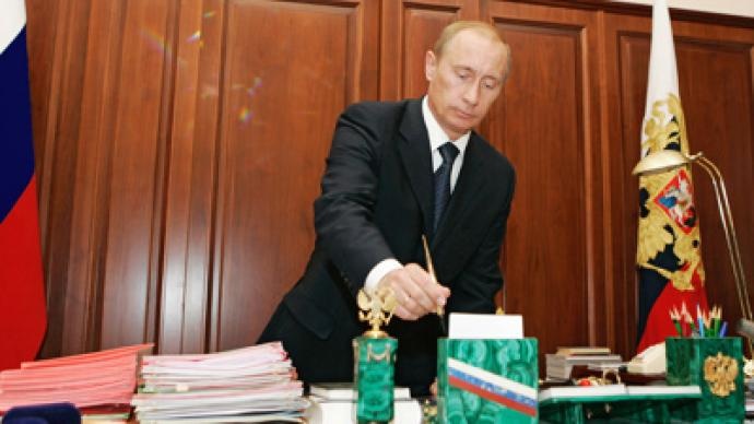 Ông chủ Điện Kremlin làm việc theo lịch trình do một bộ phận lên kế hoạch trước nhiều tháng. Đó có thể là một cuộc diện kiến, một buổi lễ trao giải thưởng hay huy chương cho các tổ chức cá nhân…