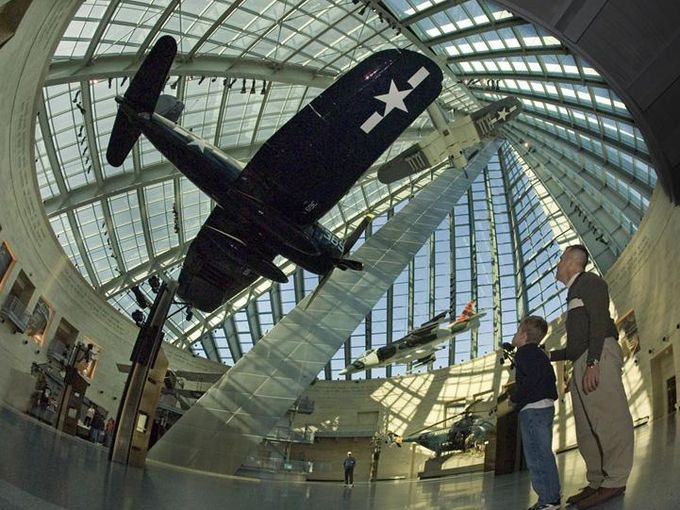 Bảo tàng Lực lượng Thủy quân lục chiến tại thành phố Triangle, bang Virginia, là nơi diễn ra nhiều cuộc triển lãm đẳng cấp thế giới bằng công nghệ tân tiến và hệ thống âm thanh sống động.