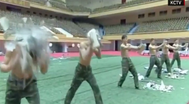 Ve si Trieu Tien he lo su that ve nha ho Kim hinh anh