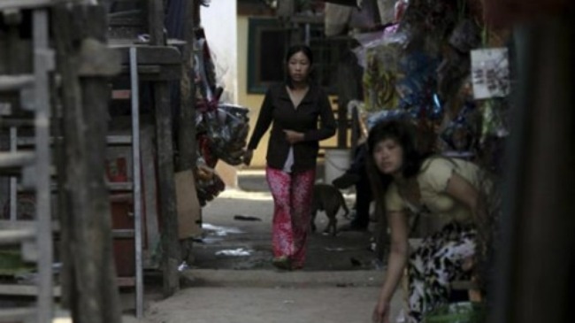 Canh sat Campuchia giai cuu 10 nguoi Viet bi bat coc hinh anh