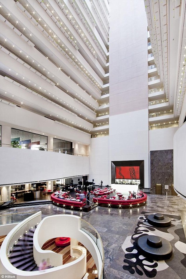 Tổng thống Nga, ông Vladimir Putin, sẽ nghỉ ngơi tại căn phòng có giá thuê 335 bảng Anh ở khách sạn Hilton.