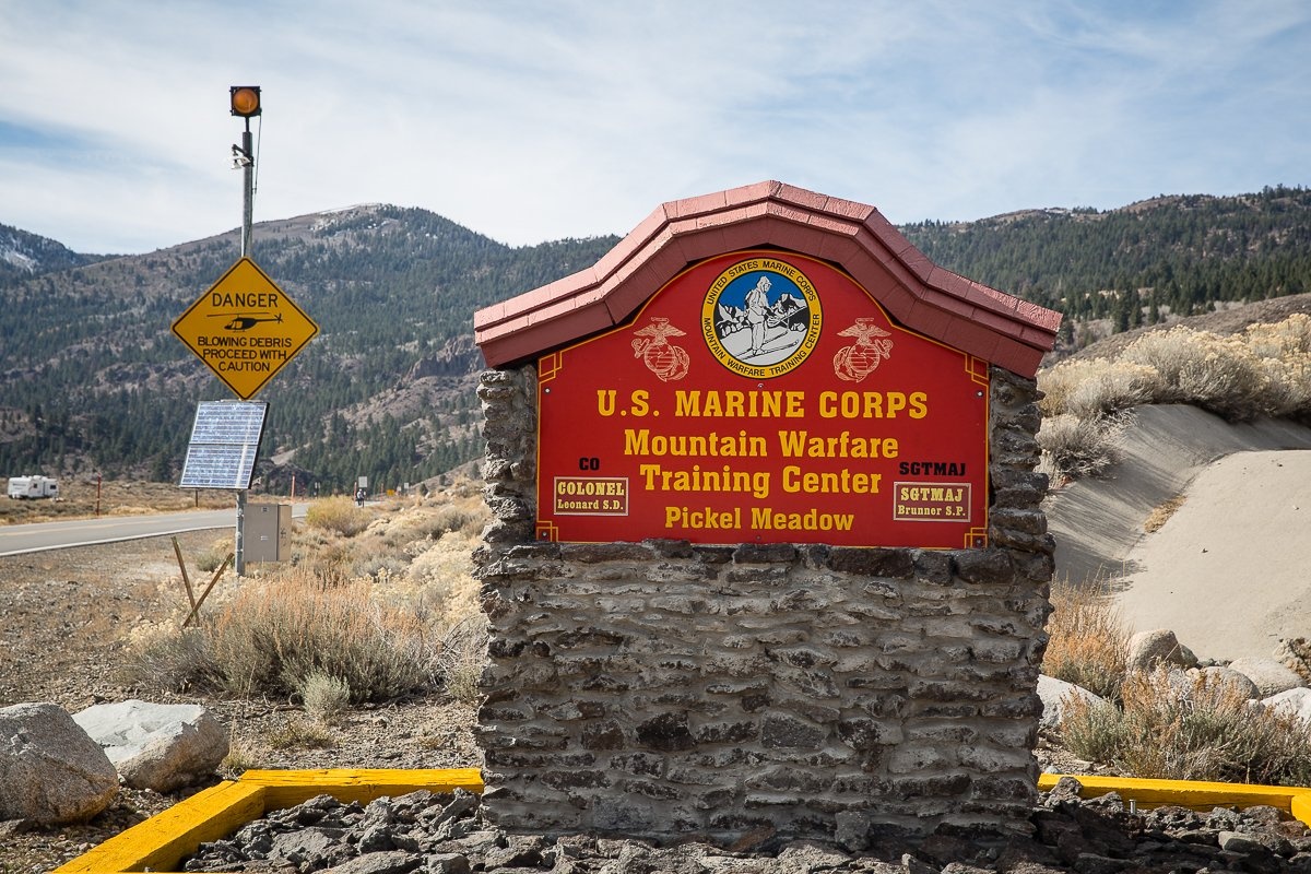 Trung tâm Huấn luyện Tác chiến Đồi núi của Thủy quân Lục chiến Mỹ (MWTC) được thành lập năm 1951. Tọa lạc trên một đỉnh núi của vùng Sierra Nevada, bang California, MWTC là một trong số những căn cứ độc đáo nhất của quân đoàn.