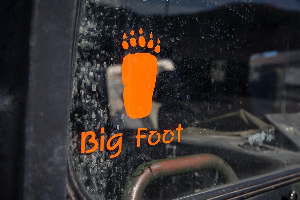 Binh sĩ Thủy quân Lục chiến sử dụng Bandvagn 206 để di chuyển trên địa hình đồi núi phức tạp. Họ gọi nó với tên đơn giản là “Big Foot”.