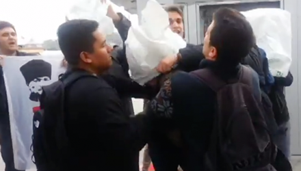 Thanh nien Tho Nhi Ky tan cong linh thuy My hinh anh