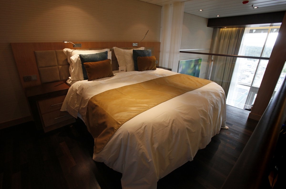 Oasis of Sea gồm 16 boong, 2.606 phòng với sức chứa tối da lên tới 6.296 hành khách. Nhiều boong có những căn phòng Hoàng gia Loft Suites sang trọng với một phòng tắm chính, ban công riêng, một phòng khách và phòng ăn. 