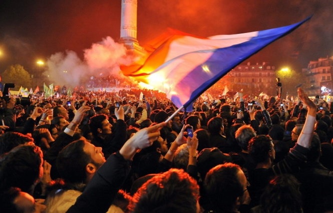 Phap da cho phep luan toi tong thong hinh anh