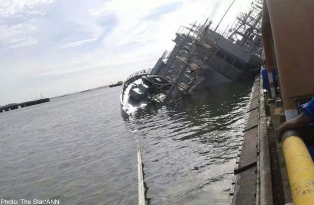 Tau hai quan Malaysia bat ngo chim o can cu hinh anh