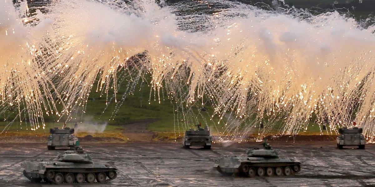 Nhung vu khi hien dai Nhat mua de de phong Trung Quoc hinh anh