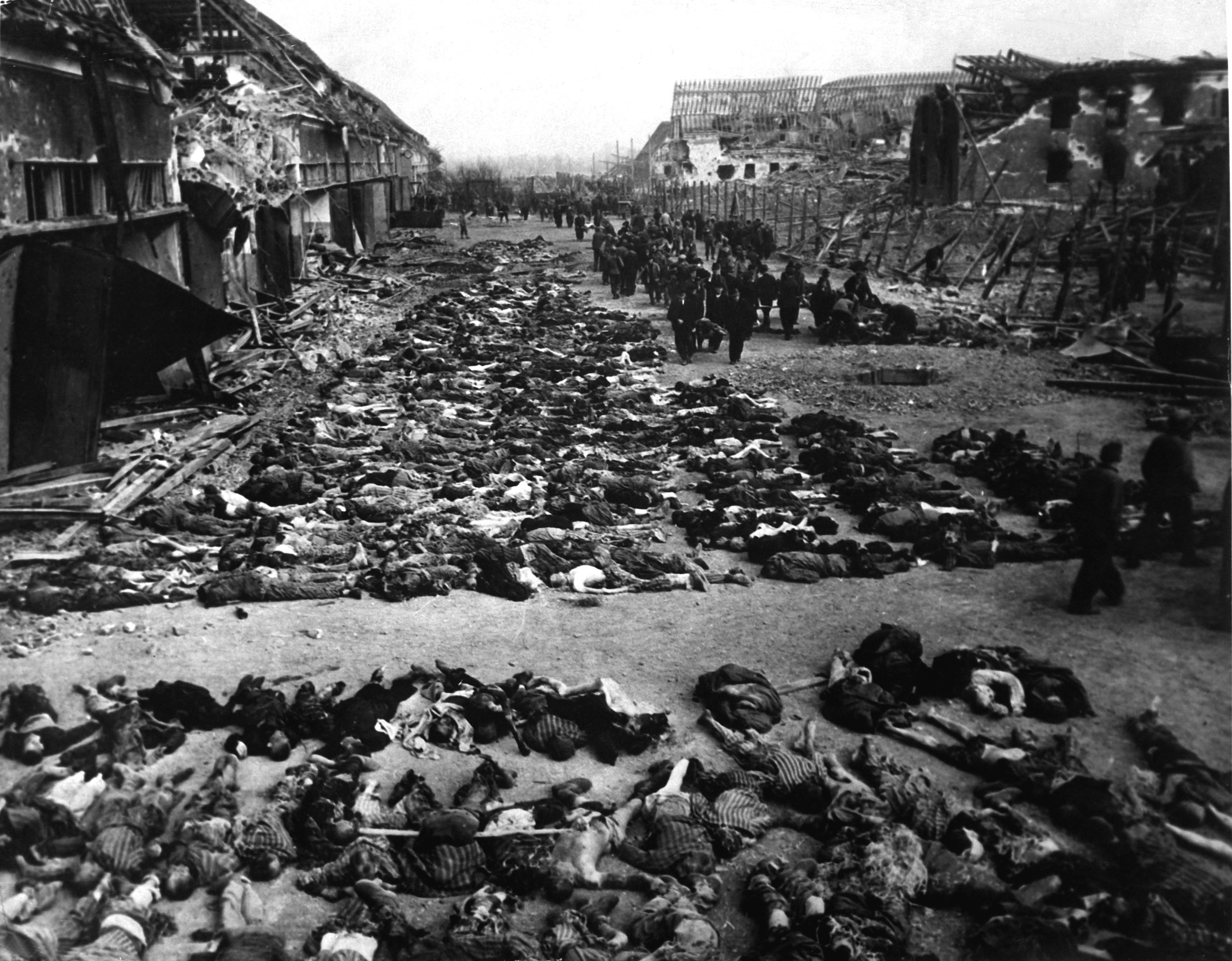 Holocaust là tên gọi của cuộc tàn sát chủng tộc đối với sáu triệu người Do Thái và nhiều nhóm thiểu số khác ở Châu Âu và Bắc Phi trong thời gian Thế chiến II do Phát xít Đức và các nước cùng phe gây ra. Dân Do Thái chiếm thành phần lớn nhất trong số các nạn nhân của cuộc thảm sát mà Đức Quốc xã gọi là 
