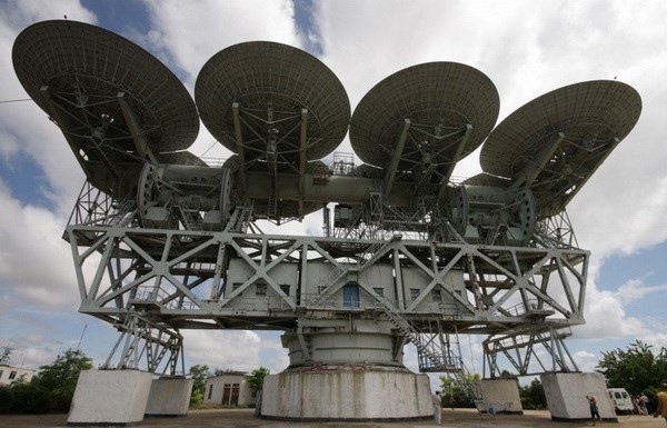 Nga dang khoi phuc co so ha tang phong khong vu tru o Crimea hinh anh