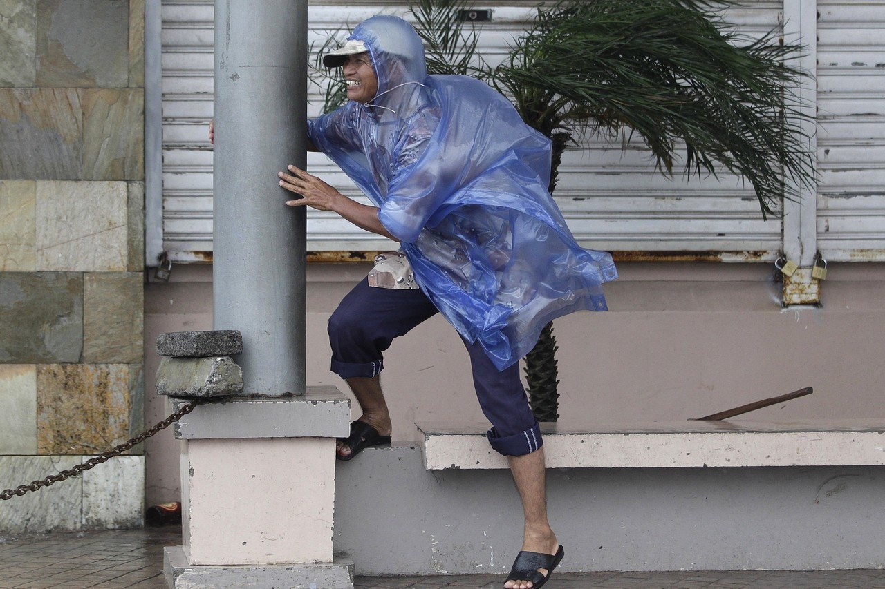 Dan Philippines chong choi voi con bao manh nhat nam 2014 hinh anh