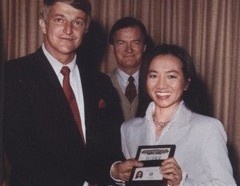 Bong hong goc Viet ke chuyen 20 nam lam dac vu FBI hinh anh