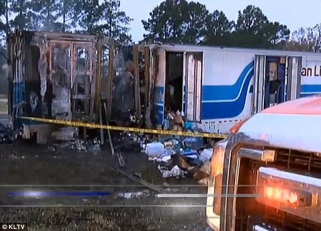  Tài xế lái chiếc xe là Eric Royster. Khi xe đang đi trên một đại lộ ở phía đông Texas thì thùng xe bất ngờ bốc cháy. Anh dừng xe và xuống đường để kiểm tra thiệt hại. Tuy nhiên, một ôtô đi từ phía sau đi lên đã đâm vào Royster khiến anh thiệt mạng ngay tại hiện trường, trang Daily Mail đưa tin ngày 13/12. 