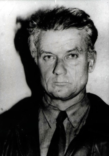 Andrei Chikatilo (người Nga), hay còn gọi là Đồ tể vùng Rostov. Từ năm 1978 đến 1990, nhà điều tra cho biết Chikatilo đã tấn công tình dục, giết hại và phanh thây ít nhất 52 phụ nữ. Y nhận án tử hình năm 1992 và bị xử bắn vào năm 1994.