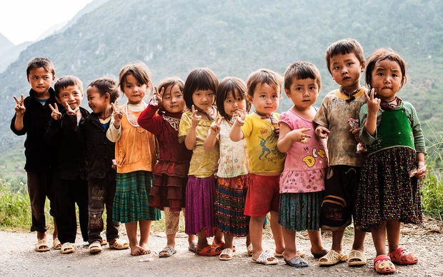 Những em bé dân tộc tại Lũng Cú, Đồng Văn. 