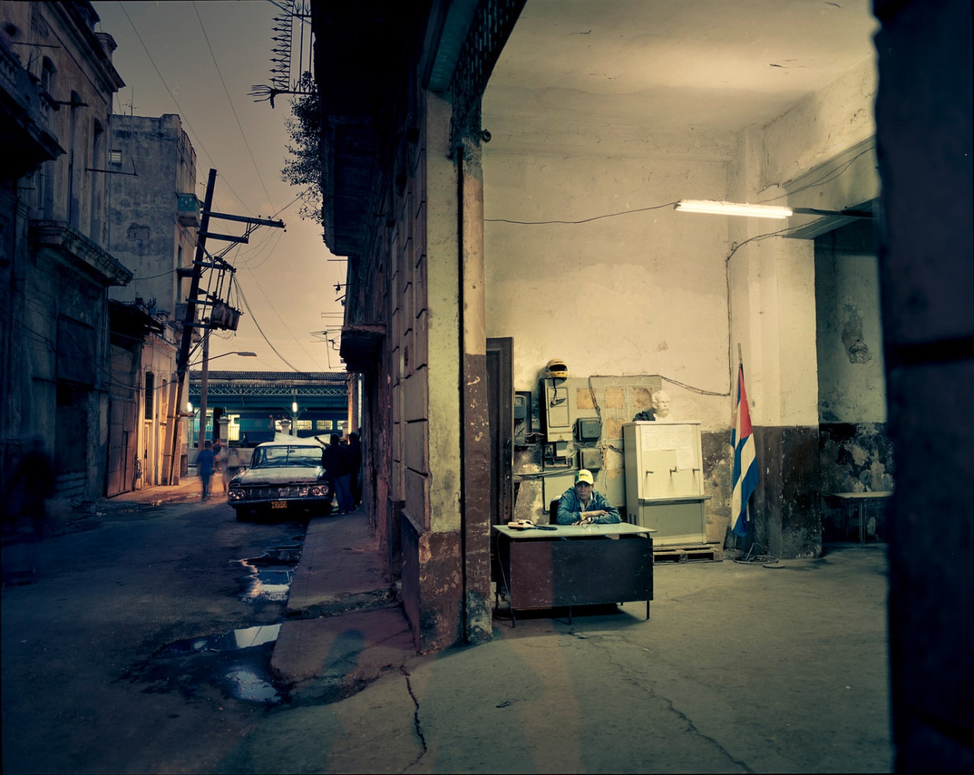 Một góc khu phố cổ ở thủ đô Havana lúc chạng vạng.