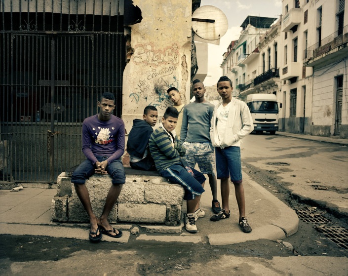 Một nhóm thanh niên ở thủ đô Havana, họ để kiểu tóc theo những thần tượng các ngôi sao bóng đá.