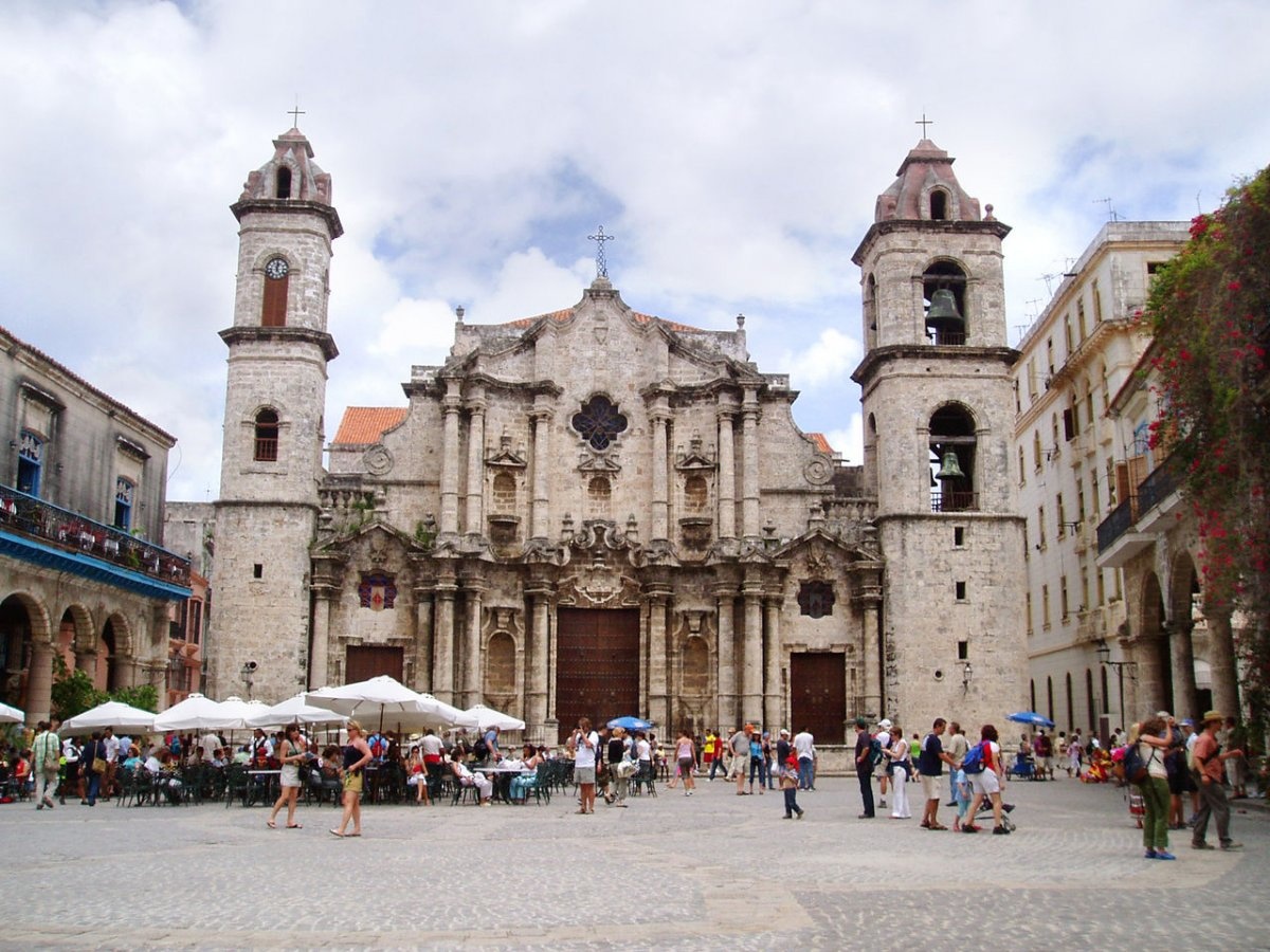 Nhà thờ Catedral de la Habana là dấu ấn lịch sử trong thành phố. Người ta xây dựng nó  được xây dựng vào giữa năm 1748 và 1777. 