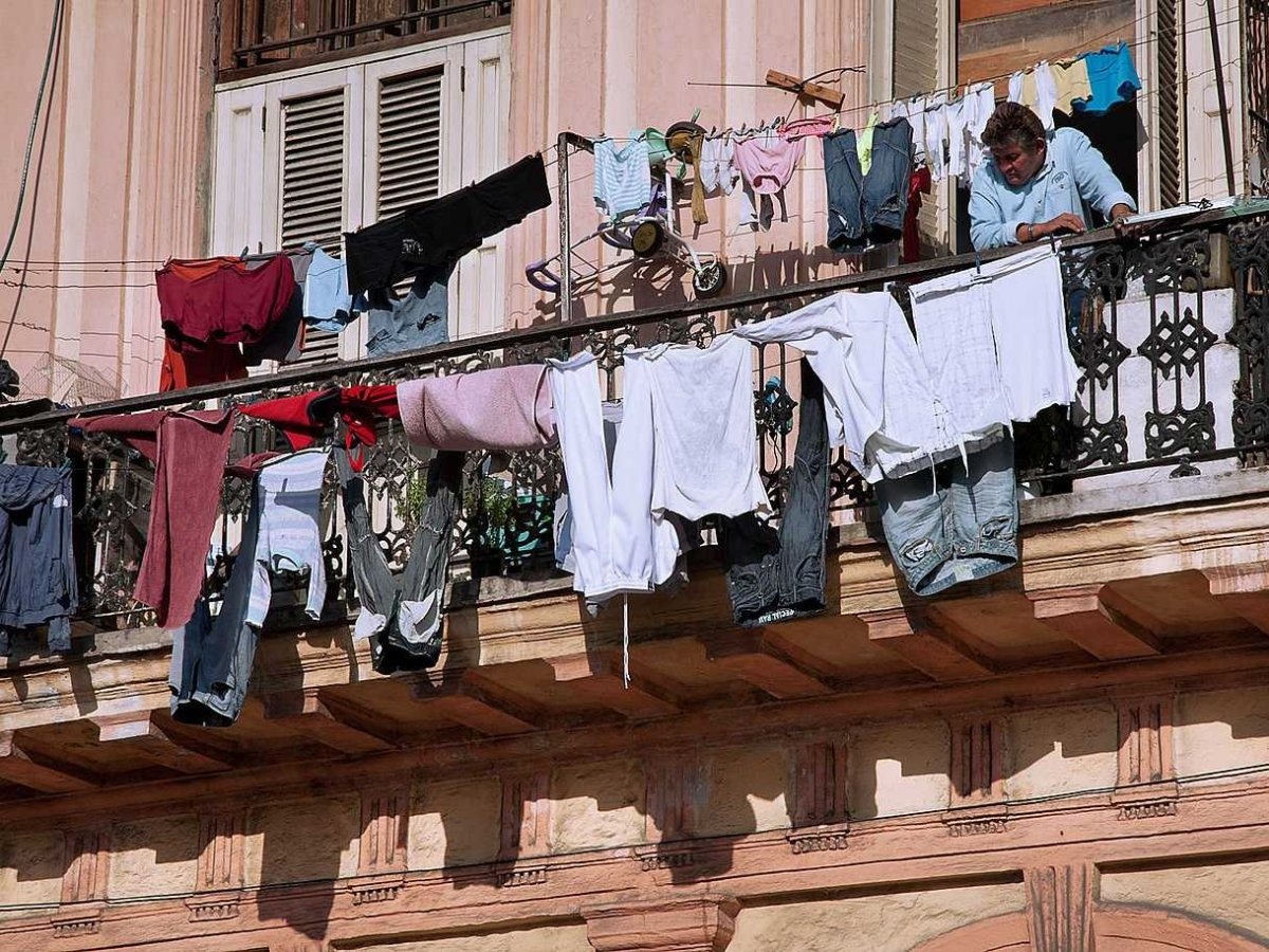 Havana là quê hương của nhiều nhà văn nổi tiếng như Ernest Hemingway và Graham Greene. Khách sạn Sevilla vẫn tồn tại đến ngày nay. Đây là nơi Greene sáng tác các tác phẩm của ông.