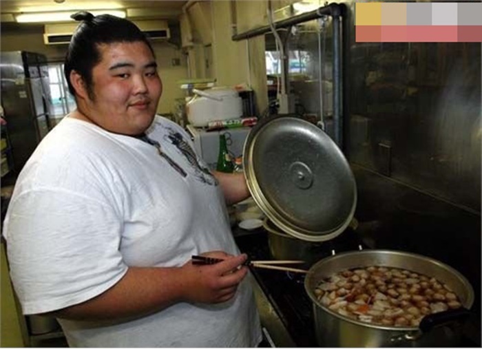 Can canh bua an khong lo cua sumo Nhat hinh anh