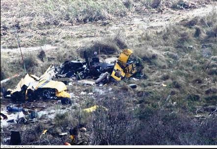 Ngày 4/1/2009, một trực thăng Sikorsky S-76 đâm phải một con chim ưng đuôi đỏ khi đang bay tại bang Louisana (Mỹ). Chim ưng lao vào kính chắn gió của trực thăng ở vị trí bên phải phi công. Vụ va chạm khiến phần kính bị vỡ, dẫn đến hàng loạt sự cố khiến máy bay mất năng lượng và rơi xuống một đầm lầy. 8 trong số 9 người trên trực thăng thiệt mạng sau vụ tai nạn, hành khách còn lại bị thương rất nặng. Ảnh: Flight Global