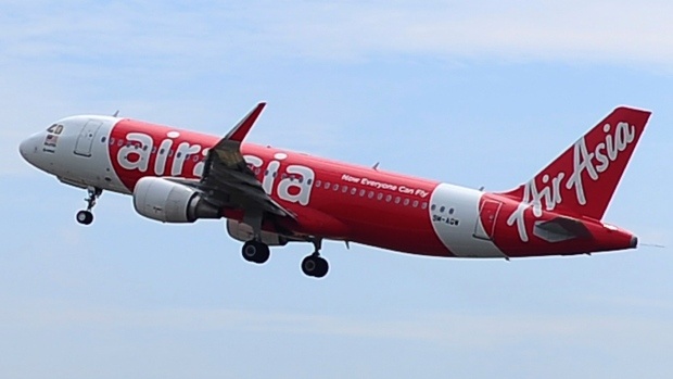 Vu QZ8501: Vi sao AirAsia khong den nhan bao cao thoi tiet? hinh anh