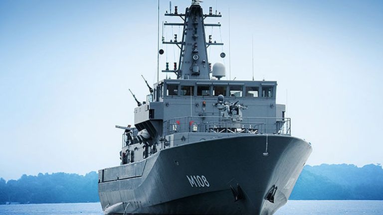 Tàu RSS Punggol của Singapore tham gia chiến dịch tìm kiếm chuyến bay QZ8501 ở biển Java. Ảnh: Channel News Asia