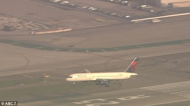 Buoc quay dau vi phi cong 'khong the dieu khien may bay' hinh anh