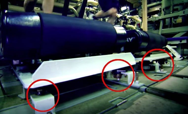 Tuy nhiên, nhà chế tạo chế tạo những thiết bị này gọn nhẹ nhất để hạn chế tiếng ồn, họ cũng thêm phần lót cao su giảm sốc bên dưới những mối nối.