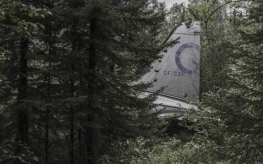 Năm 1977, một máy bay chở hàng C-46 đã gặp vấn đề về động cơ và buộc phải hạ cánh xuống một khu rừng khi đang trên đường trở về sân bay. Hai thành viên phi hành đoàn đều sống sót. 