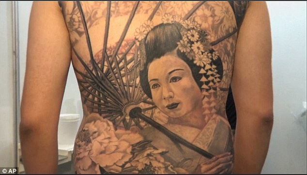 Đây là năm thứ 3 lễ hội xăm mình quốc tế diễn ra ở thành phố Rio de Jainero, theo báo Daily Mail. Lễ hội quy tụ hơn 200 gian hàng của các nghệ sĩ xăm trổ khắp thế giới.