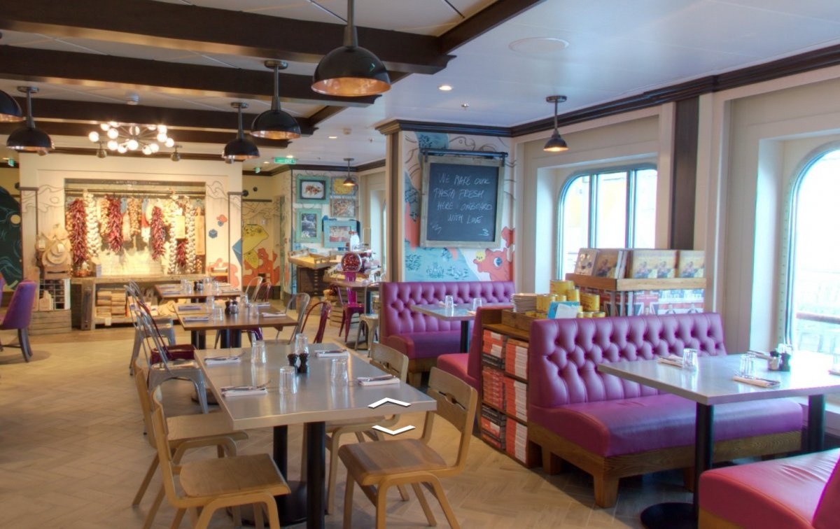 Nhà hàng Italy với bếp trường nổi tiếng người Anh Jamie Oliver.